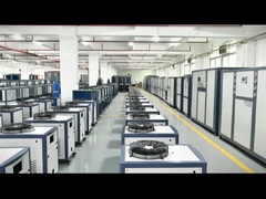 Exposição de uma grande oficina de produção de frigoríficos